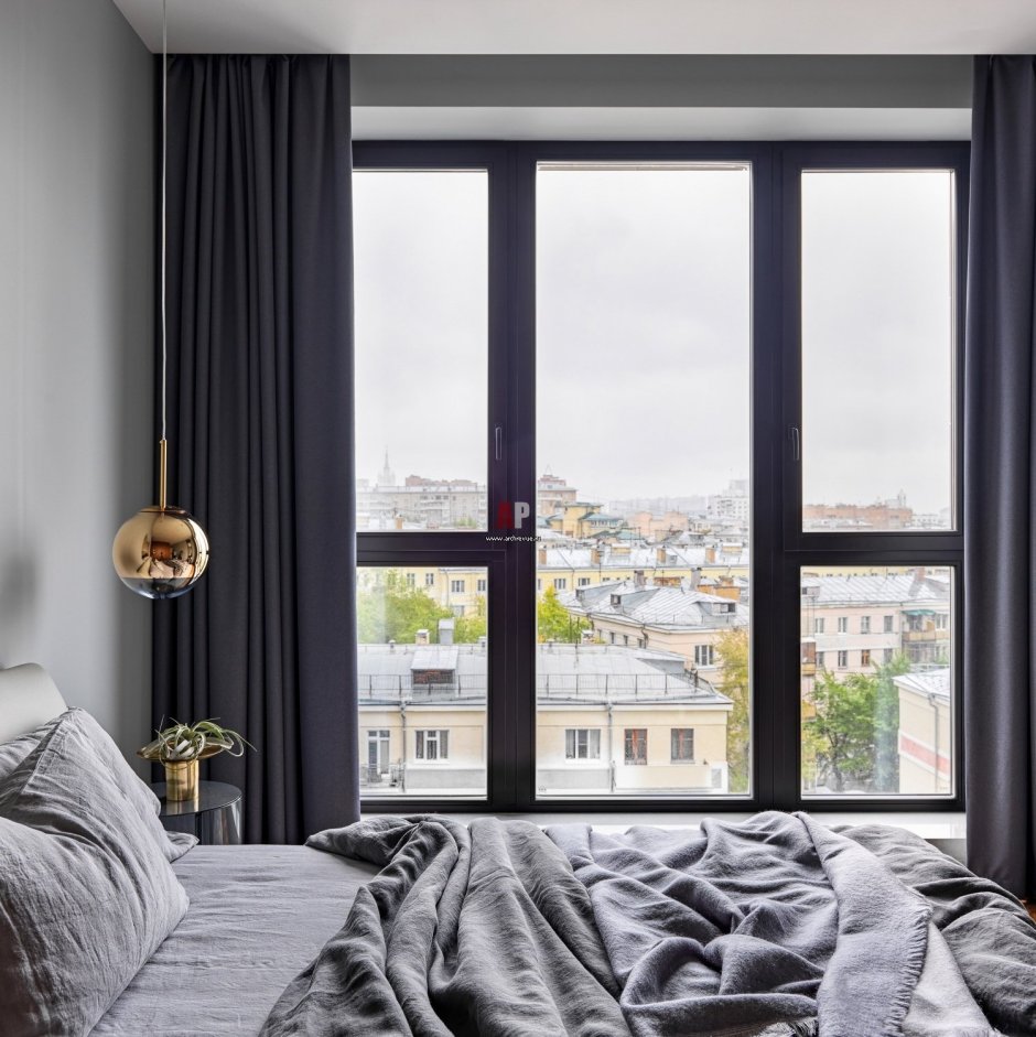 Серые окна в интерьере