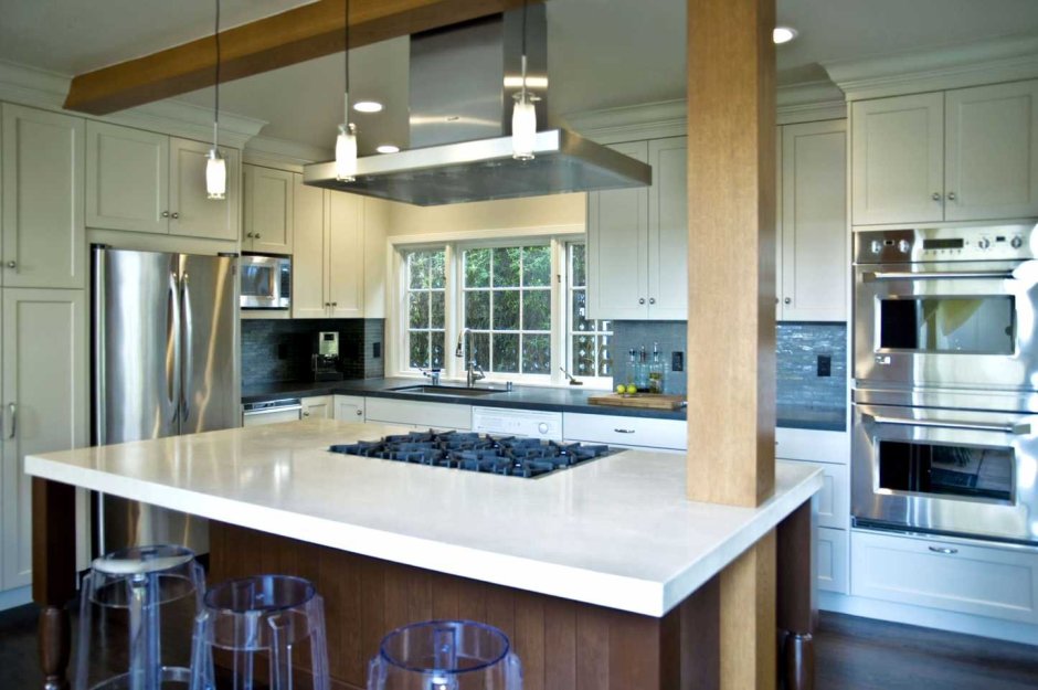 Светильник над островом с вытяжкой