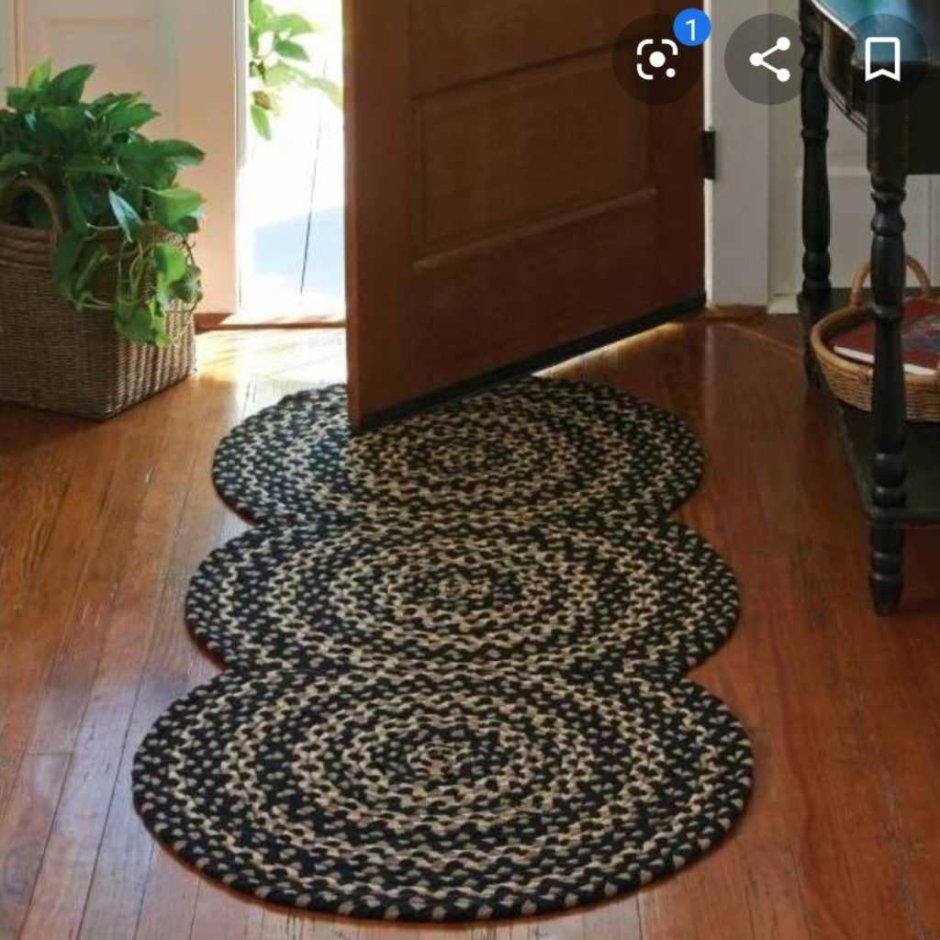 Вязаный коврик в коридор