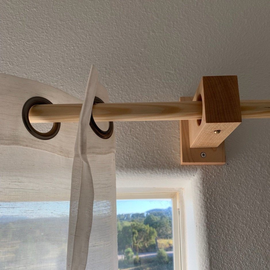 Гардина из дерева