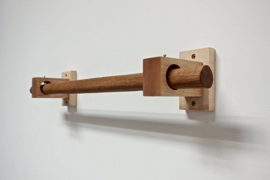 Держатель карниза из дерева