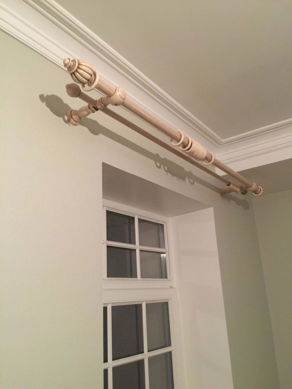 Настенный карниз в интерьере