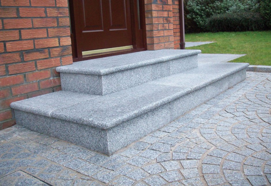 Гранитные ступени 1500х320х30 для лестницы. Гранит g361