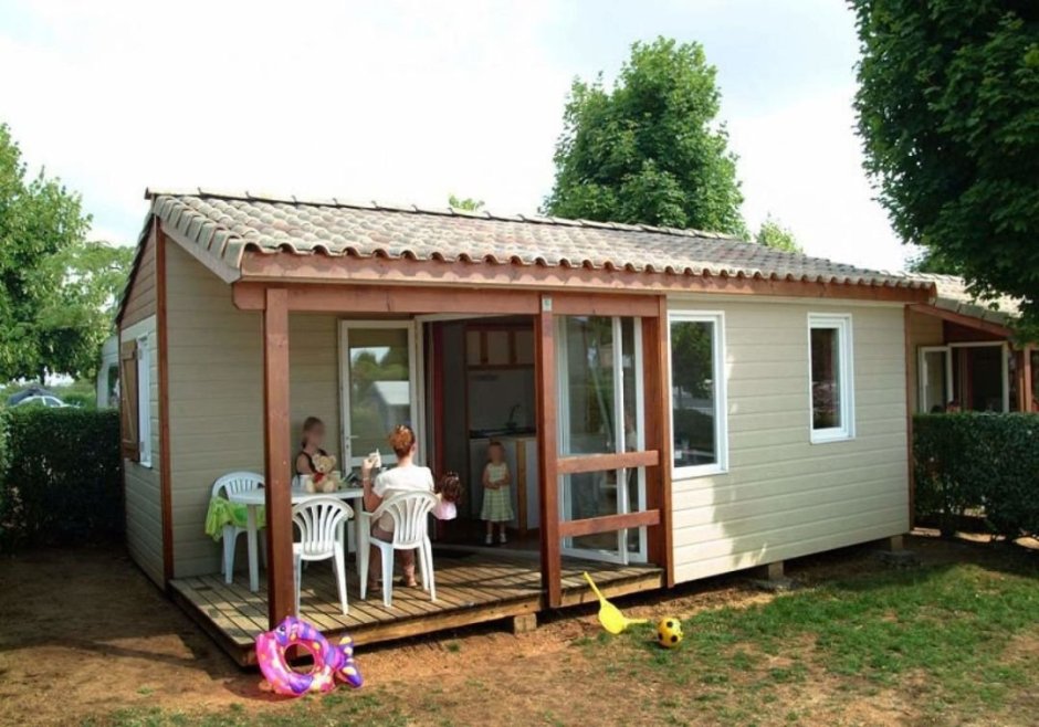 Садовый домик из бытовки