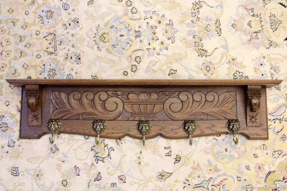 Вешалка из дерева