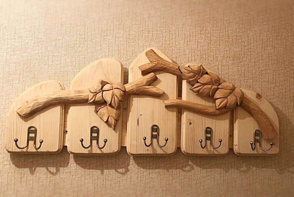 Резьба по дереву вешалка