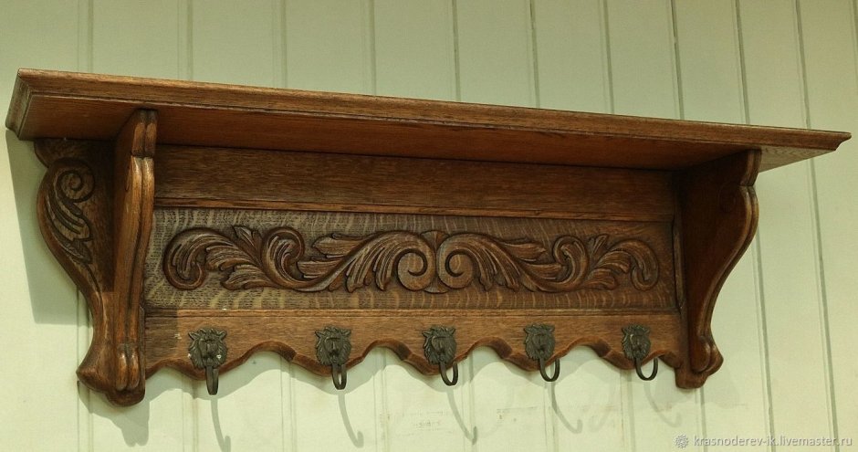 Деревянные резные вешалки