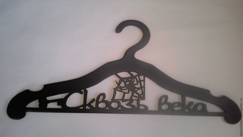 Полки на стену из дерева резные