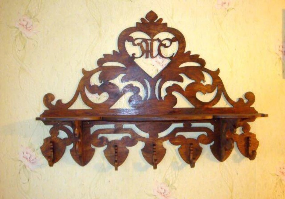 Вешалка из дерева настенная