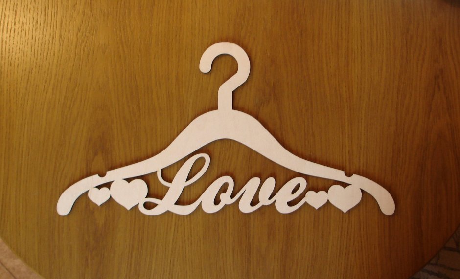 Полка деревянная резная