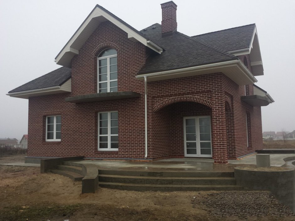 Красивые коттеджи из коричневого кирпича