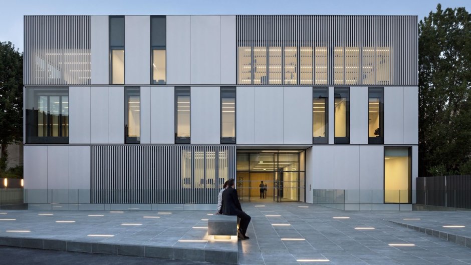 Реконструкция общественных зданий