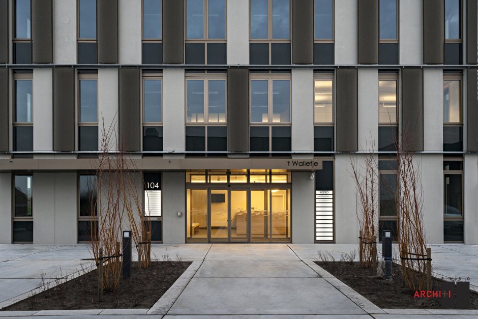 Фасад здания офиса