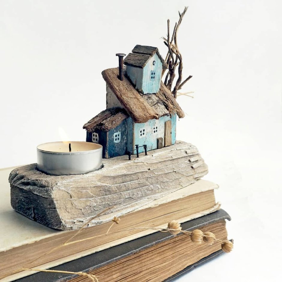 Домики из морских деревяшек