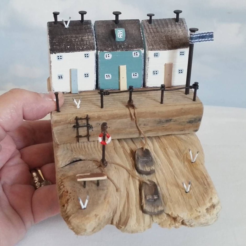 Декор из морских деревяшек