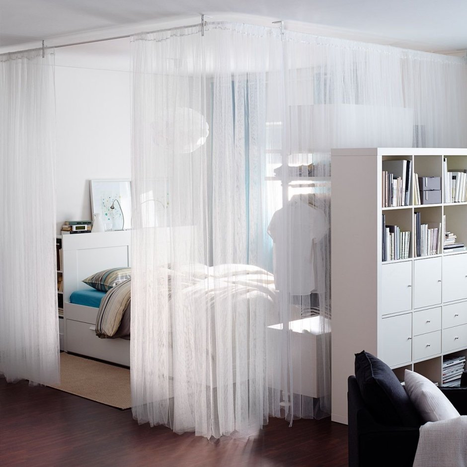 Разделение комнаты шторами