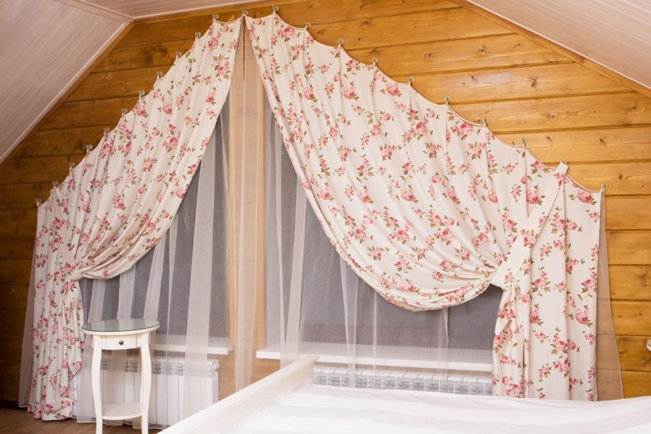 Шторы на мансарде