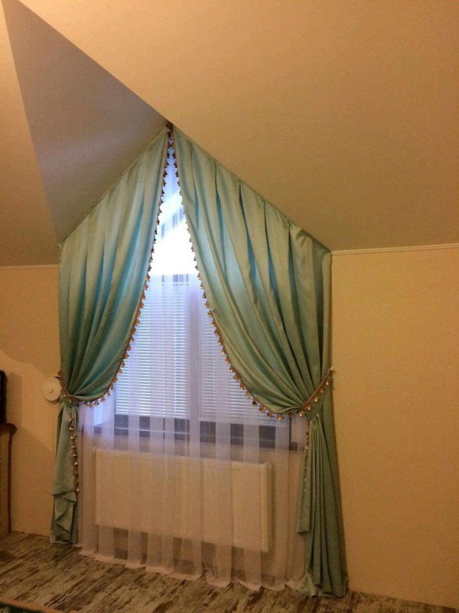 Жалюзи на треугольные окна