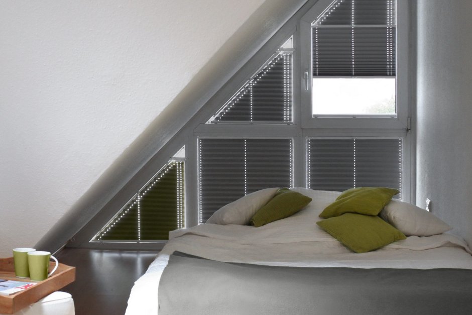 Карниз на мансардное окно