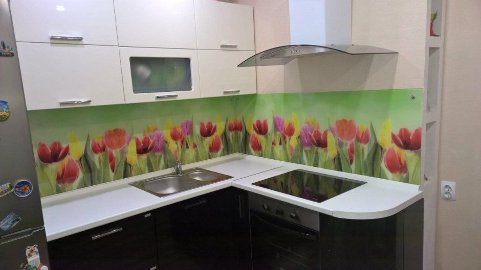 Стеклянный фартук для кухни