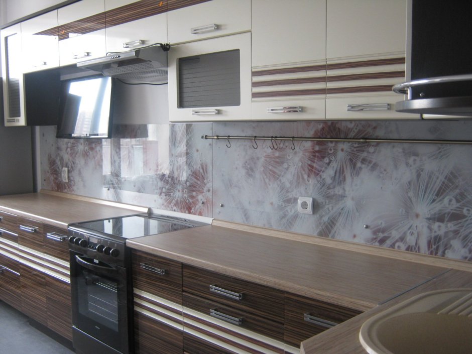 Стеклянный фартук для кухни Леруа Мерлен