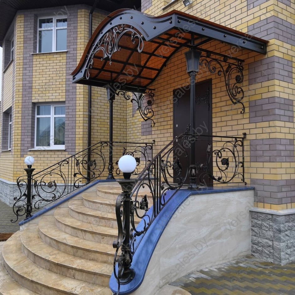 Крыльцо с навесом