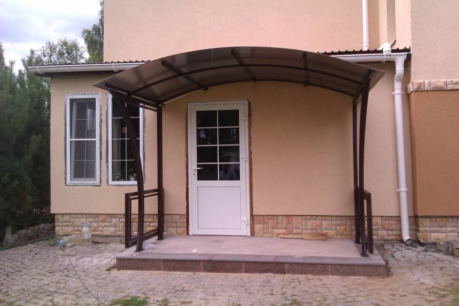 Крыльцо с навесом