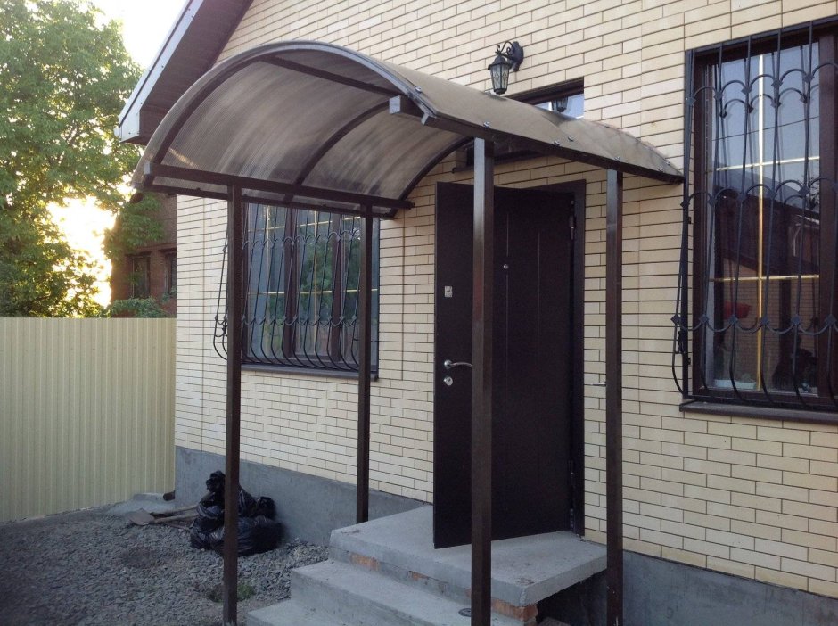 Навес над крыльцом