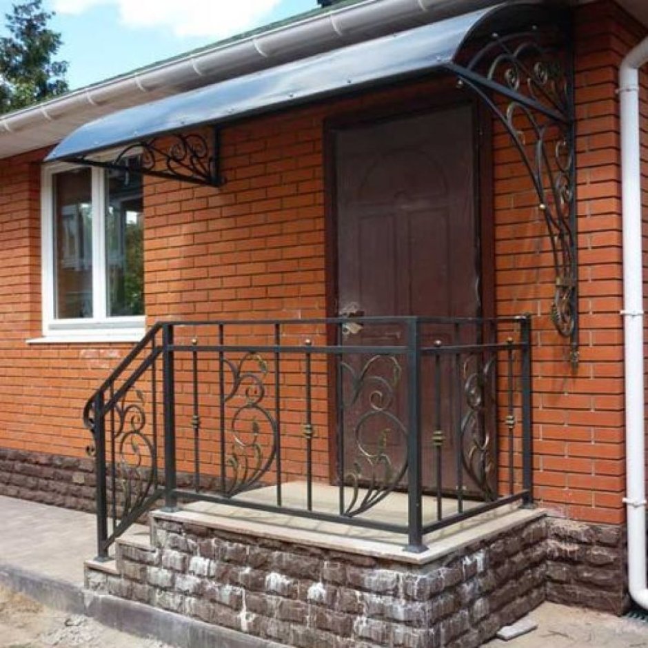 Козырек с крыльцом для частного дома