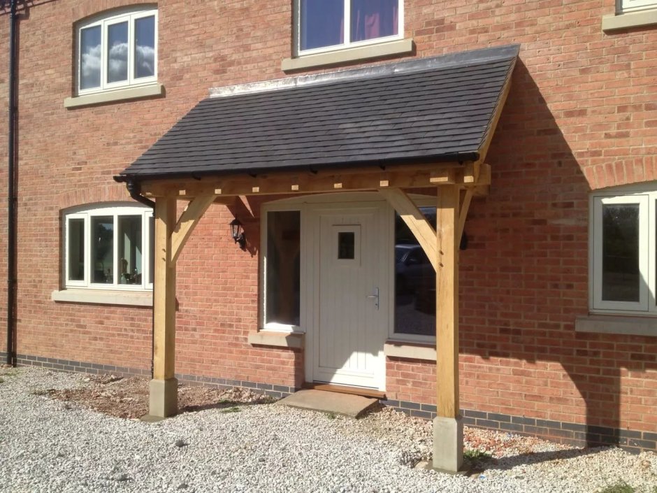 Козырек над ступеньками