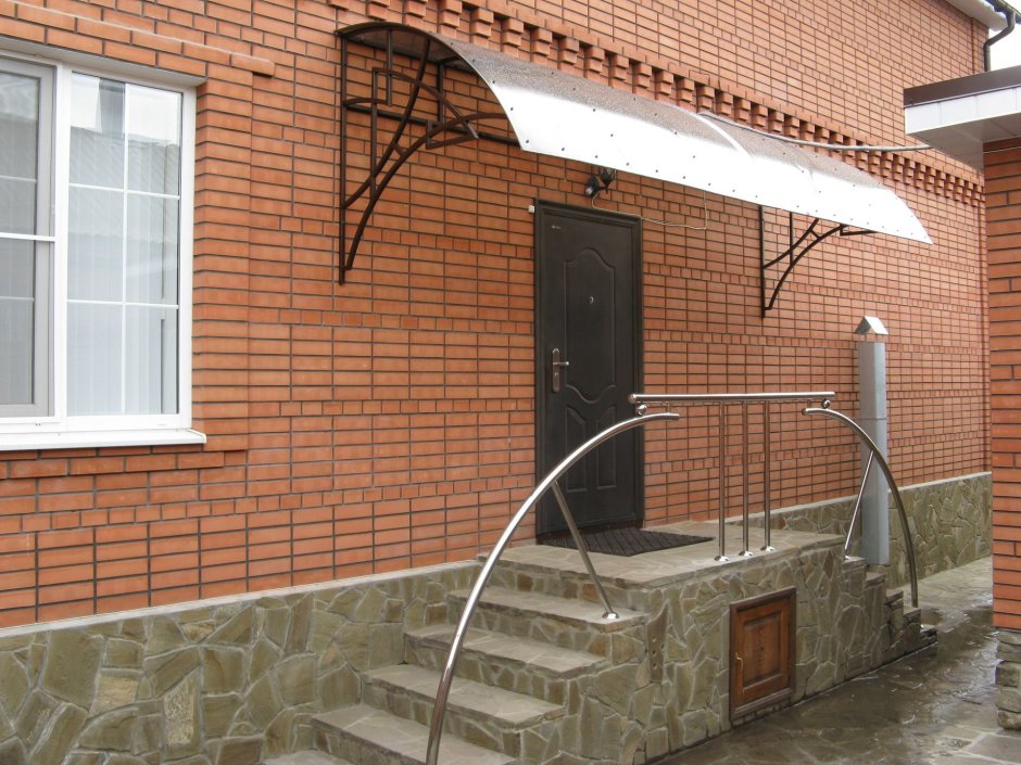 Крыльцо с навесом