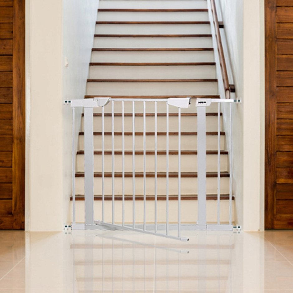 Деревянная загородка для собаки