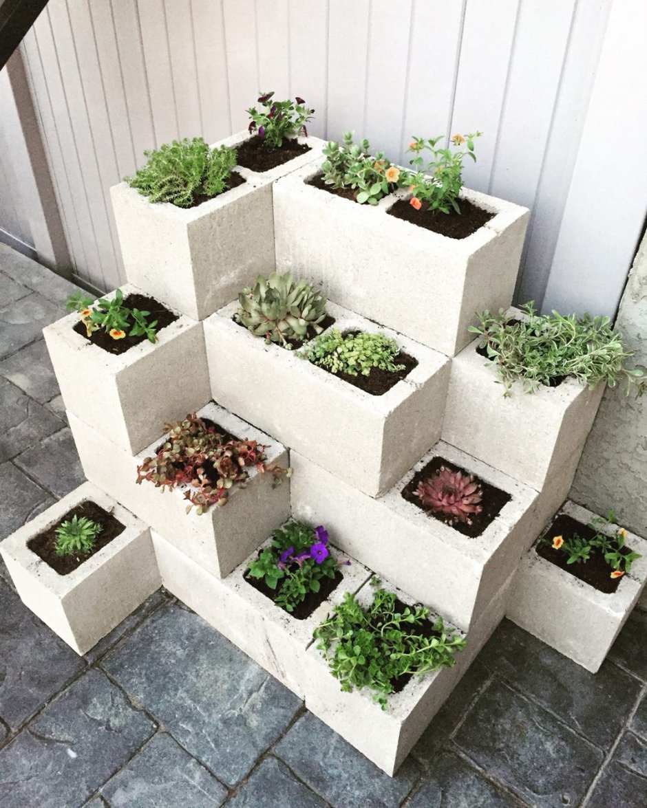Клумбы из блоков