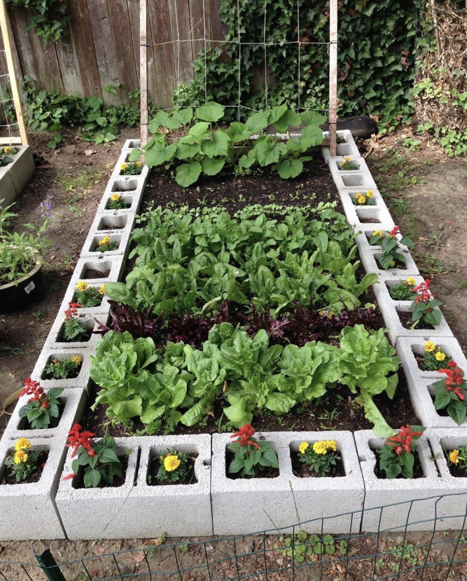 Клумбы из блоков