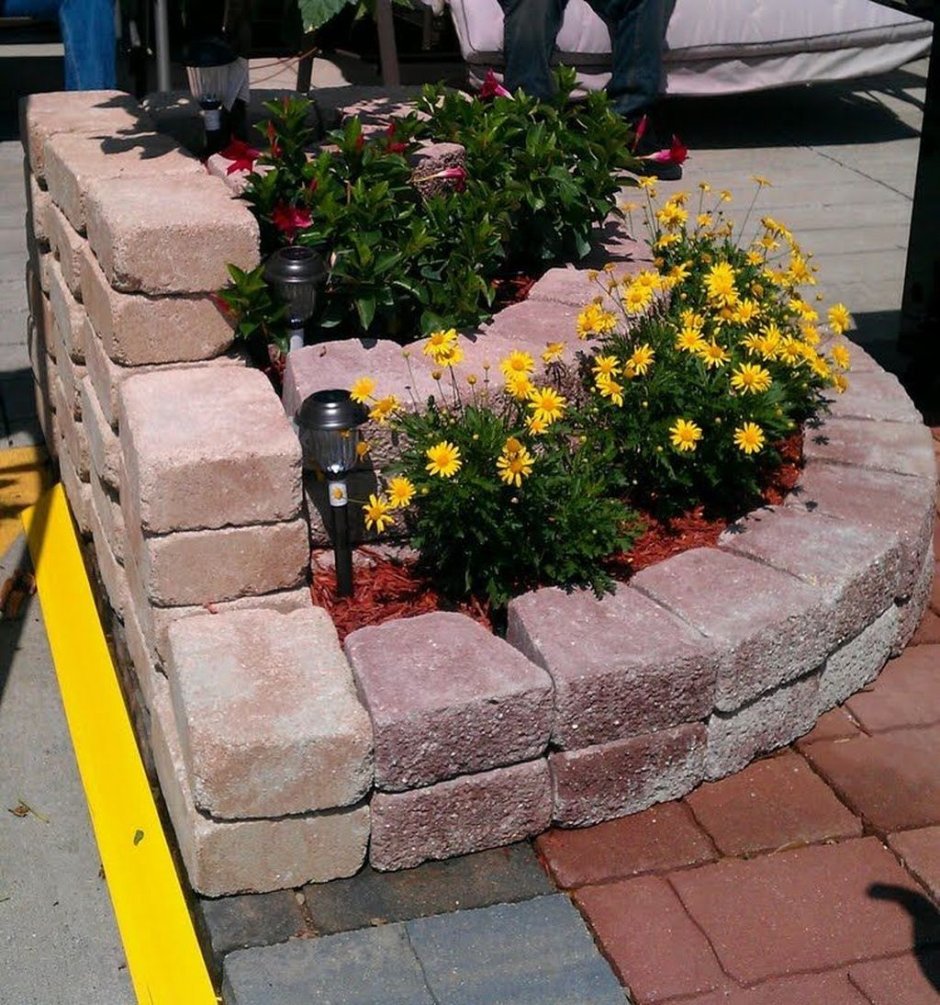 Цветочные клумбы из шлакоблока