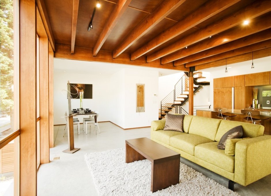 Освещение на деревянном потолке