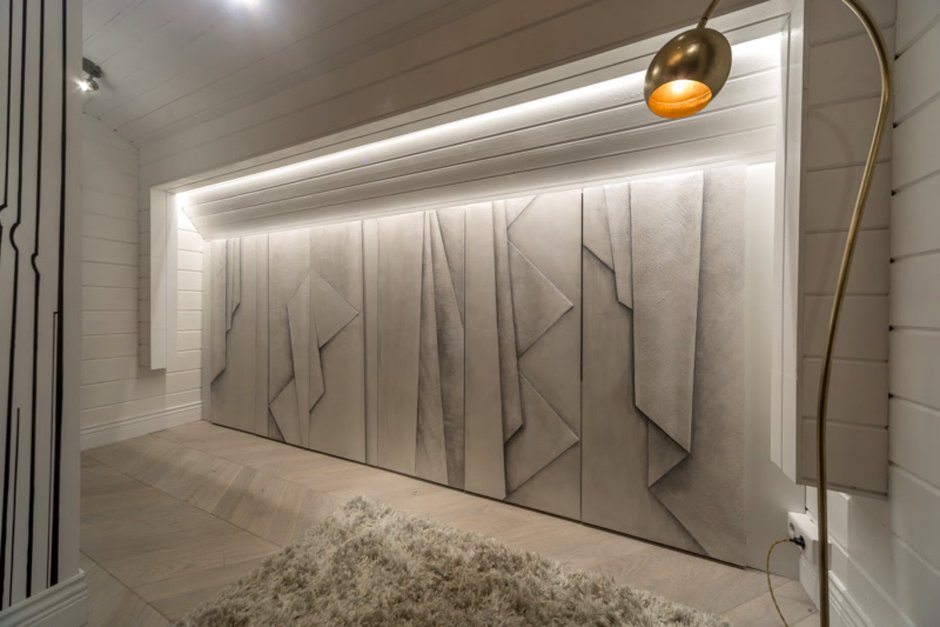 Декоративная штукатурка с малярной лентой