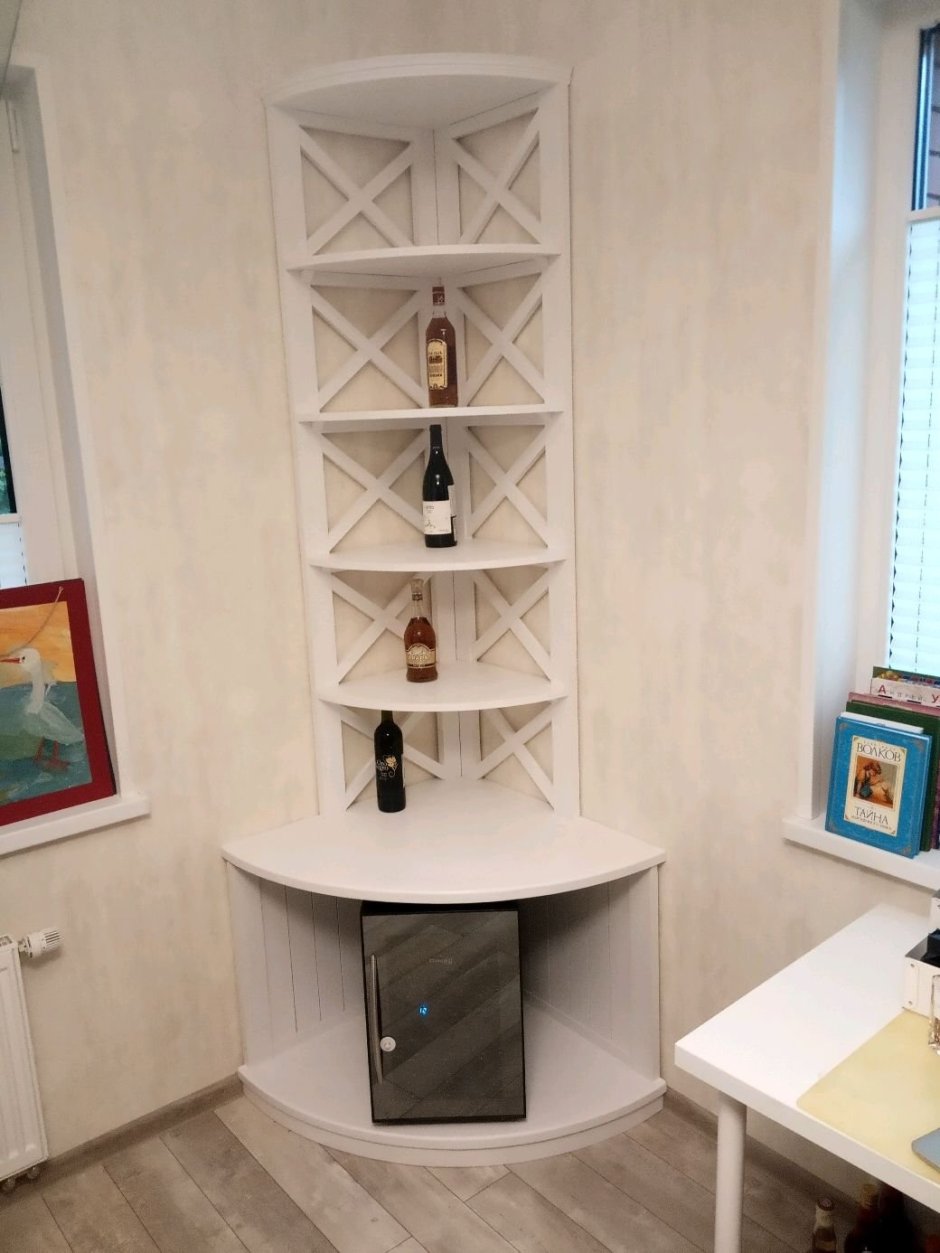 Угловой стеллаж в комнату