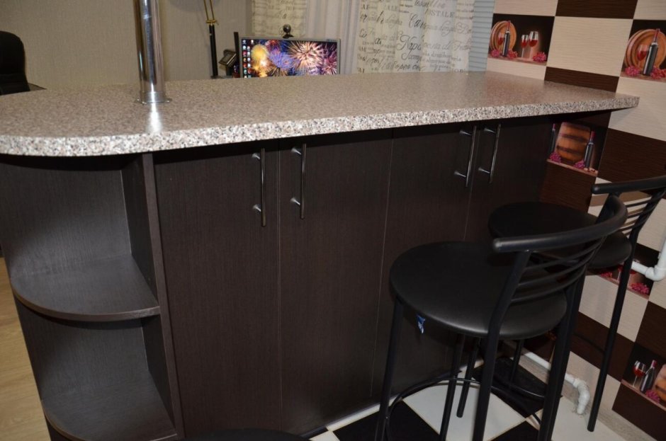 Барная стойка со стульями