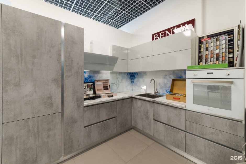 Античный травертин кухня Мария