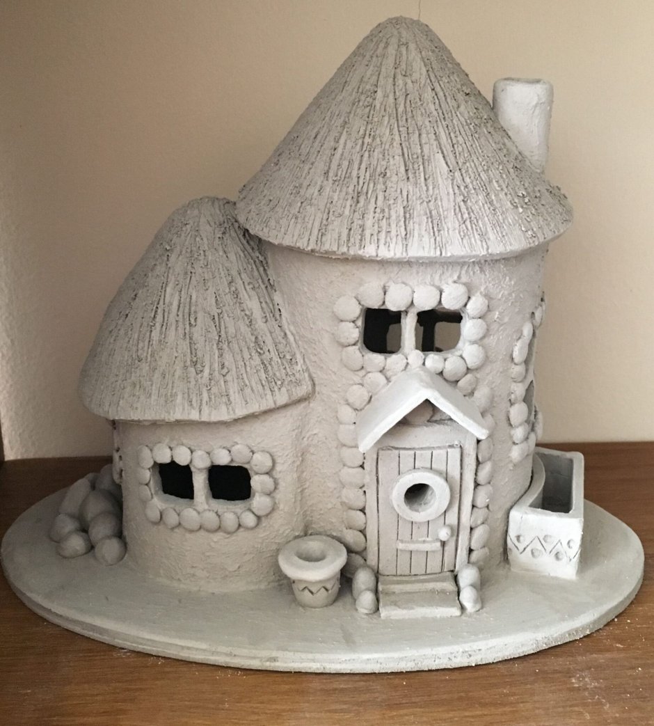 Сказочный домик из глины
