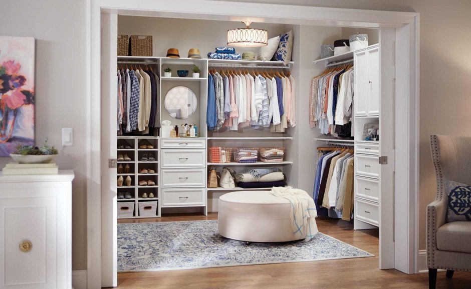 Гардеробная со шторами вместо дверей