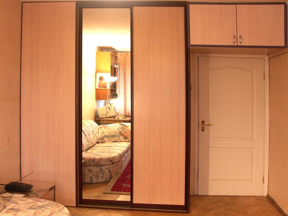 Встроенный шкаф в спальне