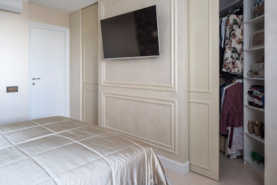 Встроенный шкаф со шторой