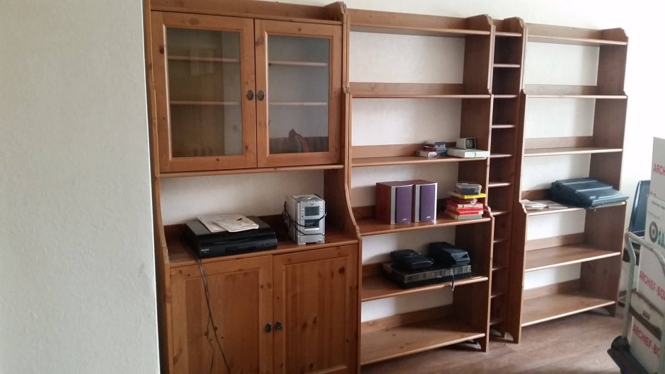 Сервант коричневый