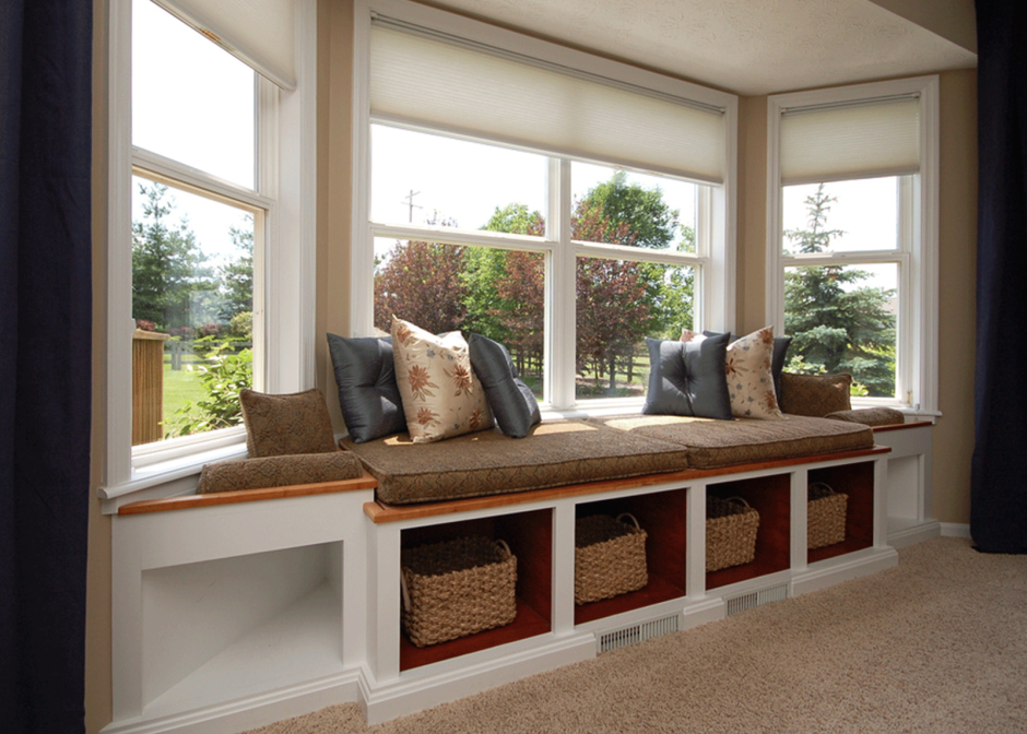 Широкий подоконник