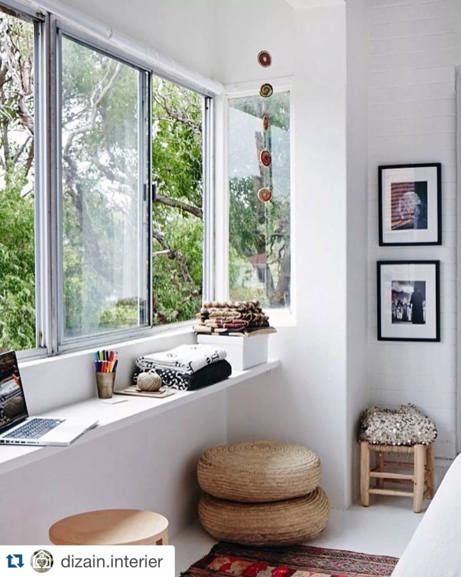 Широкий подоконник в интерьере