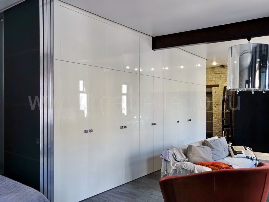 Распашной шкаф в прихожую RSP-008