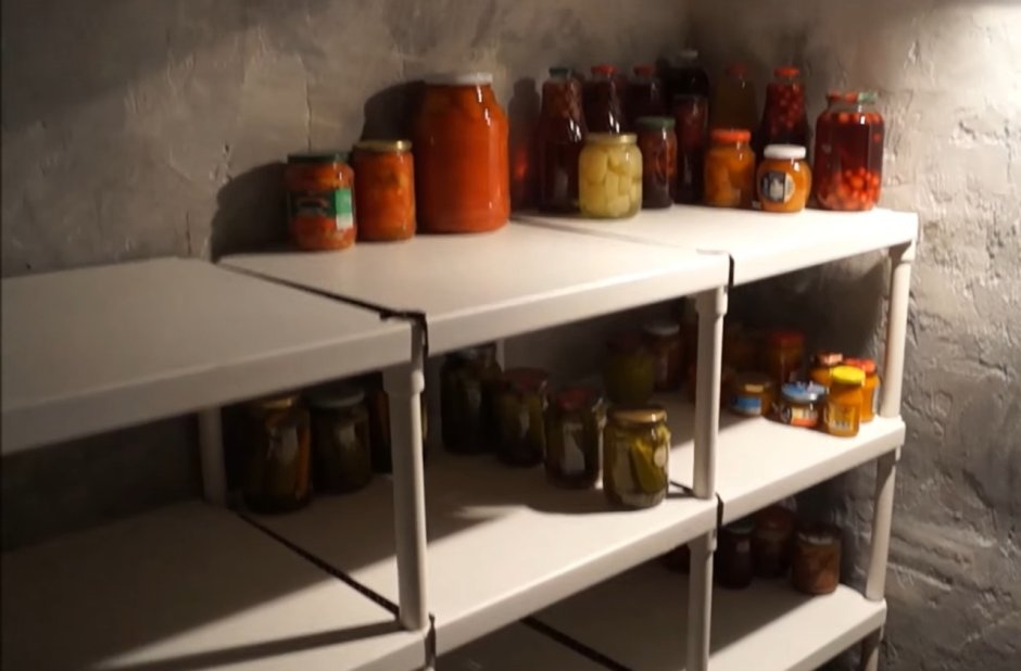 Стеллаж в погреб из полипропилена