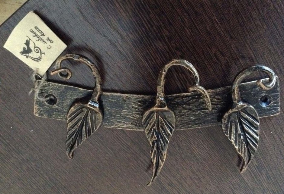 Кованая ключница на стену